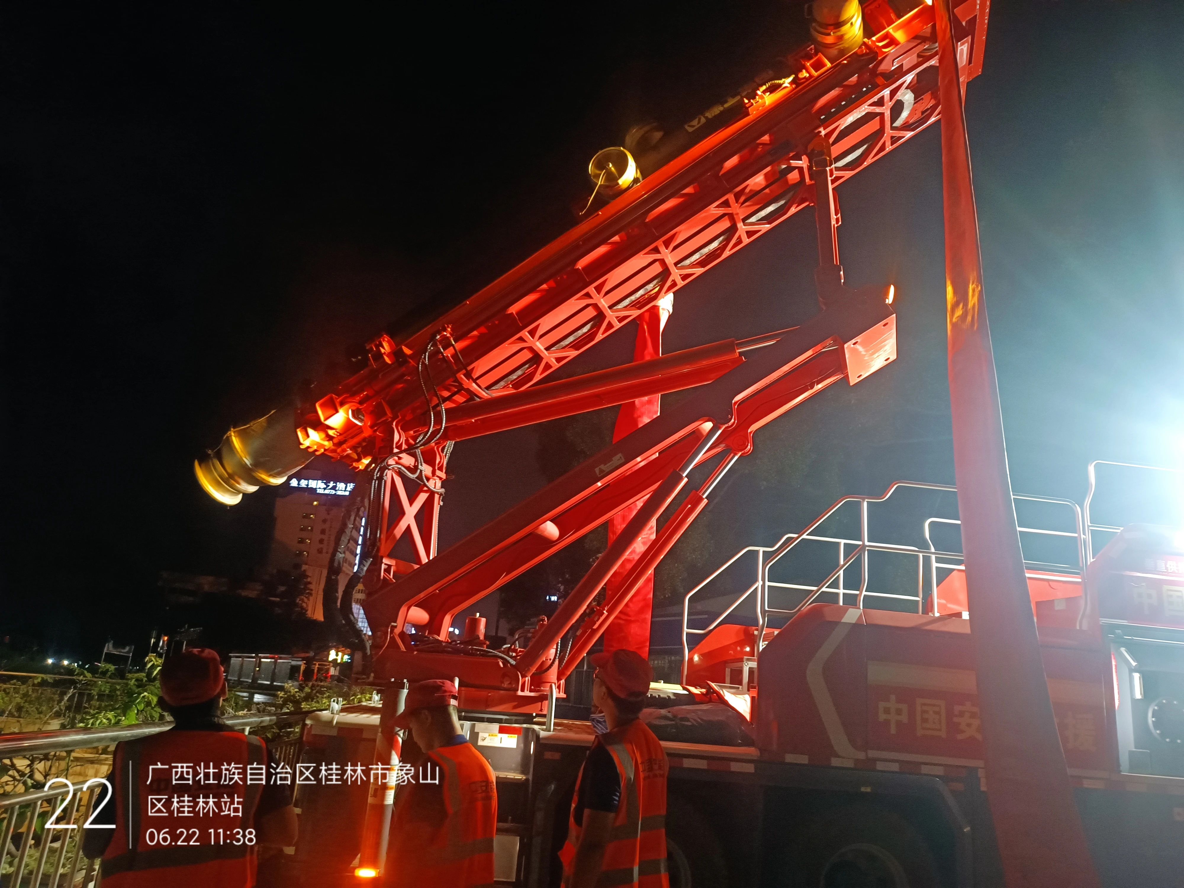 桂林洪水！徐工多臺(tái)排澇應(yīng)急裝備全力迎戰(zhàn)!