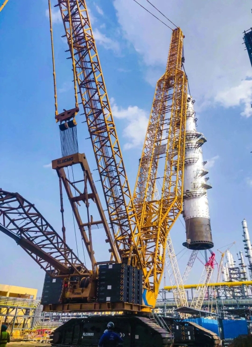 奔赴海外！徐工履帶起重機跨海助建大型石油煉化項目