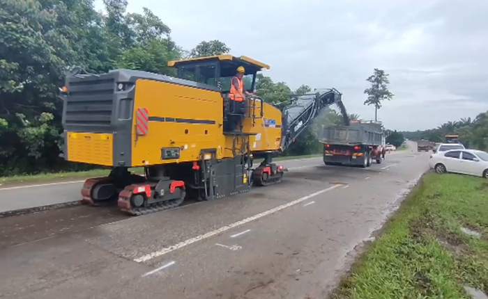 徐工成套道路機械油面施工，這次在馬來西亞！