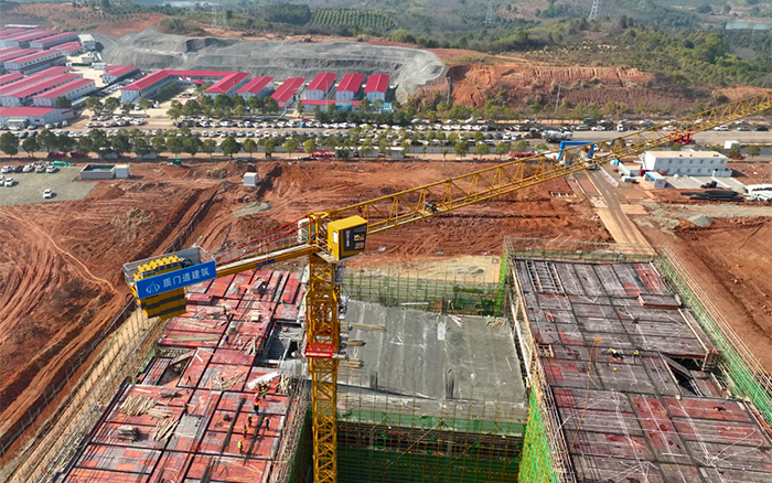 跑出加速度！37臺徐工塔機批量助建