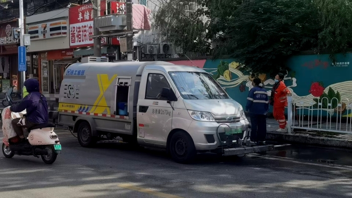 徐州這條網(wǎng)紅巷的“臉面”，竟被這臺車承包了？！