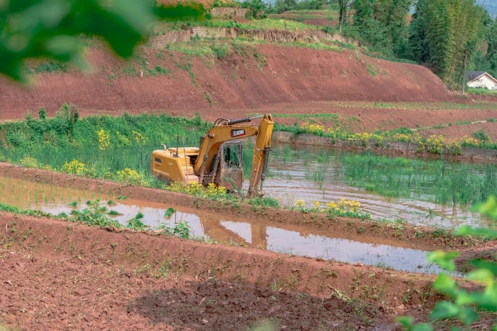 建設(shè)“巴渝糧倉”，徐工挖機(jī)我在行（háng）！