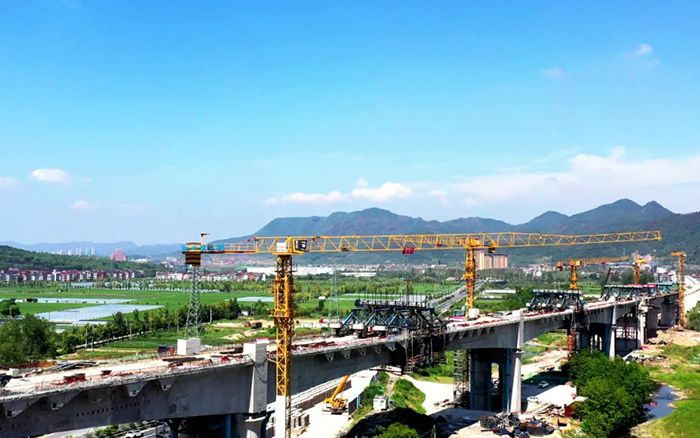 凌空起舞，飛跨南北！徐工群塔助建浙江“詩畫走廊”