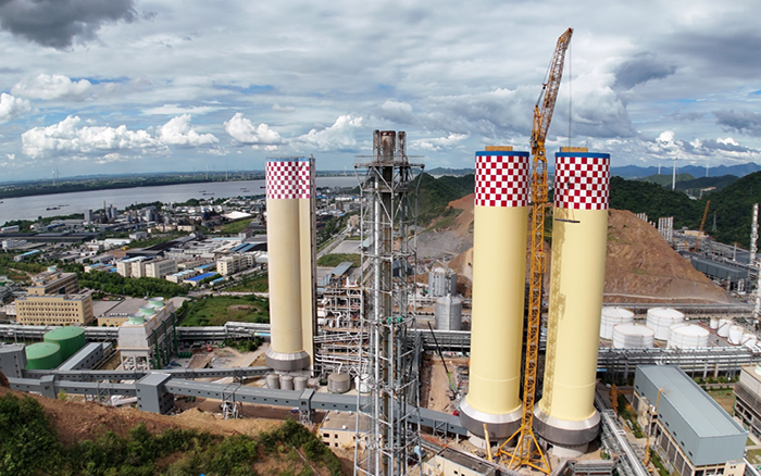 刷新紀(jì)錄！徐工 XGL3300-220S動(dòng)臂塔機(jī)化工吊裝顯神威