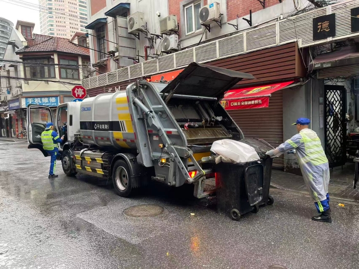 南京東路人流如織垃圾多？徐工XGH5120ZYSXBEV：輕松搞定！